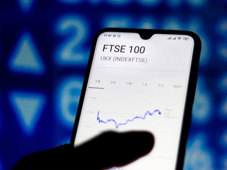 FTSE 100 outperforms as markets take a pause